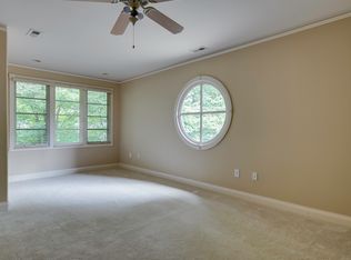 2444 Tanglewood Ln, Charlotte, NC 28211