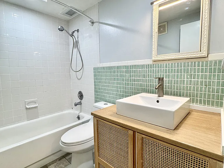 825 N Primrose Dr #1 — Photo 8