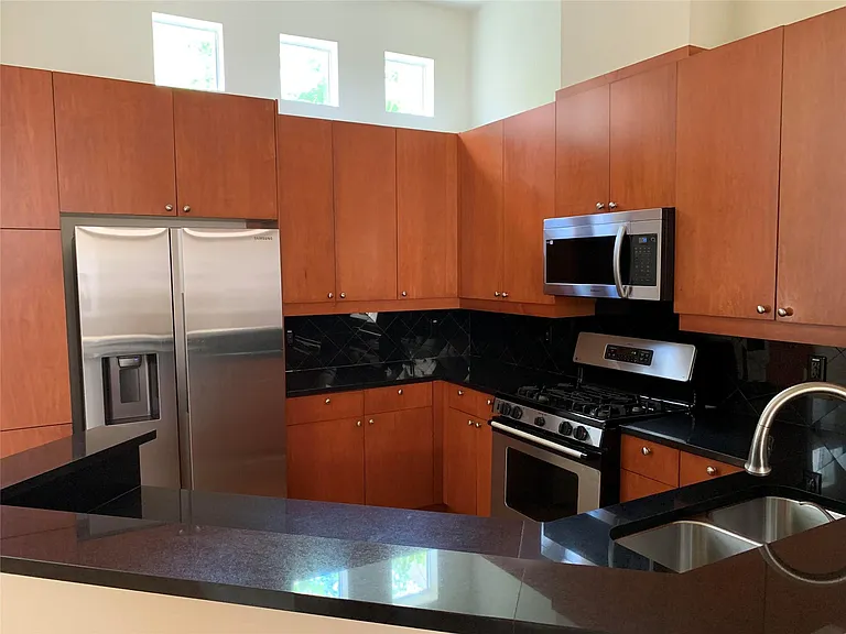 2437 South Blvd #11 — Photo 7