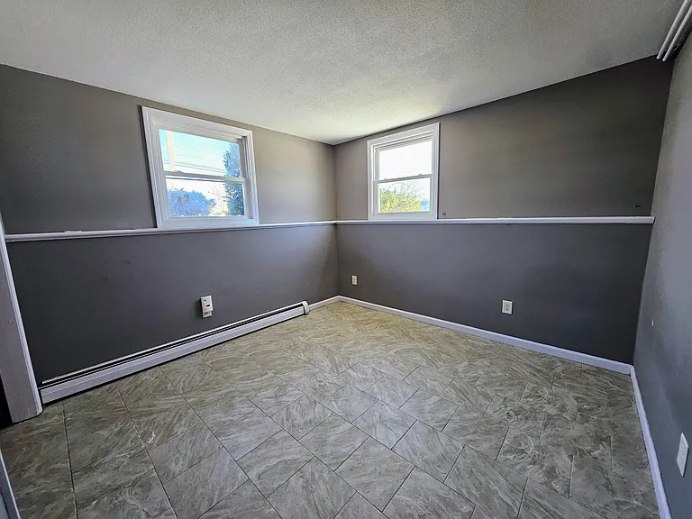 293 Russell St #B — Photo 5