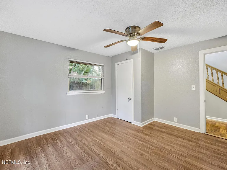 1722 W 30th St — Photo 27