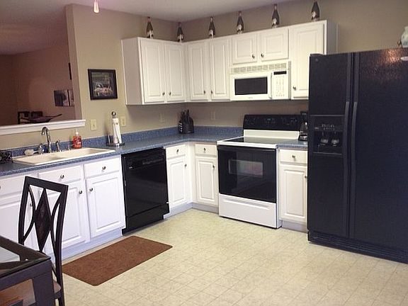 4th image of 2340 Westmere Dr