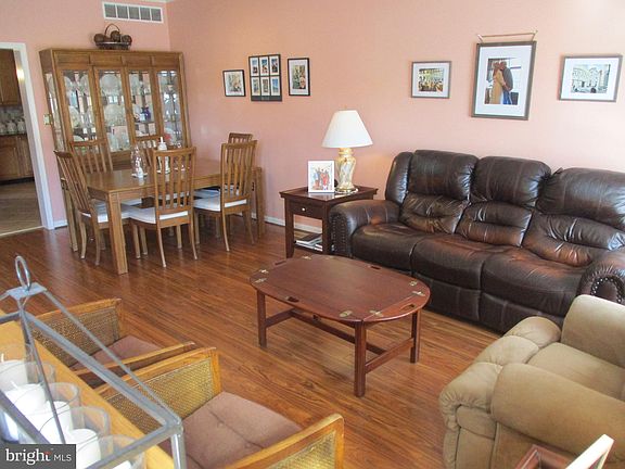 3rd image of 49 Marble House Dr