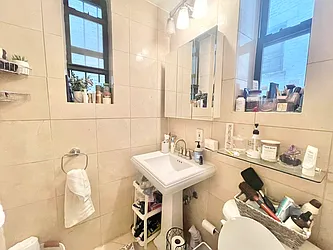 Rented by Century 21 Premier 