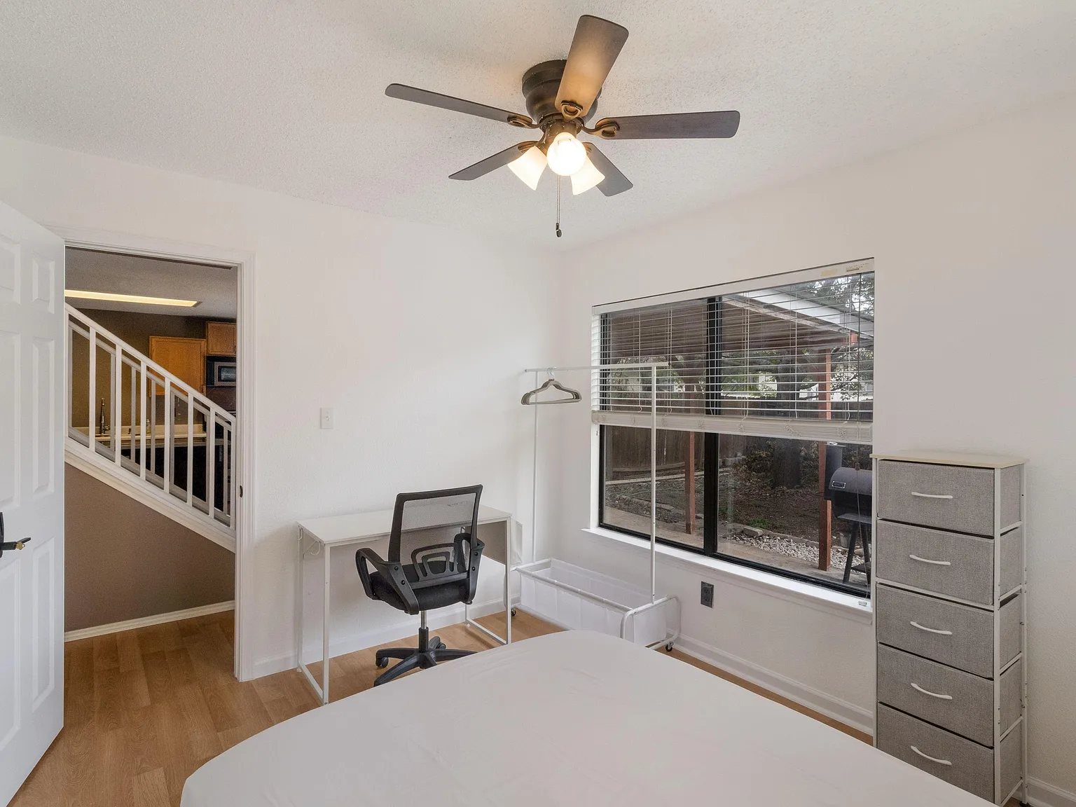 4 bed, 3.5 bath, 2000 sqft, $797 — Photo 2