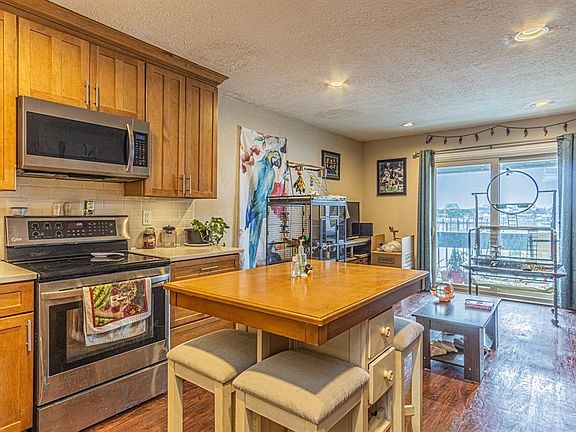 4th image of 580 Pleasure Island Blvd #207