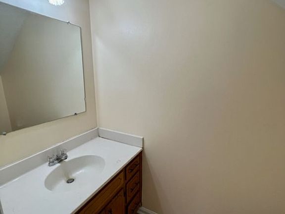 5th image of 410 Jonquil Ct