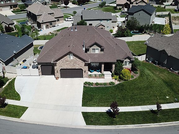 2nd image of 2754 S Day Lilly Dr