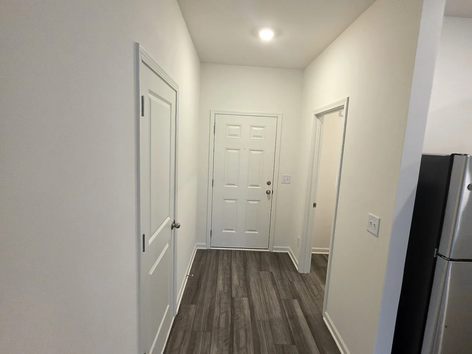 4 bed, 2.5 bath, 2279 sqft, $2,100 — Photo 4