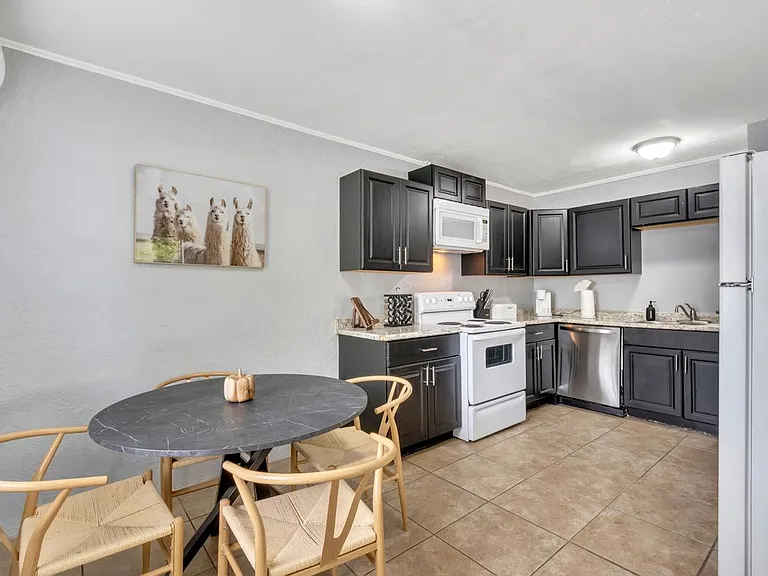 415 S Hyer Ave #A — Photo 12