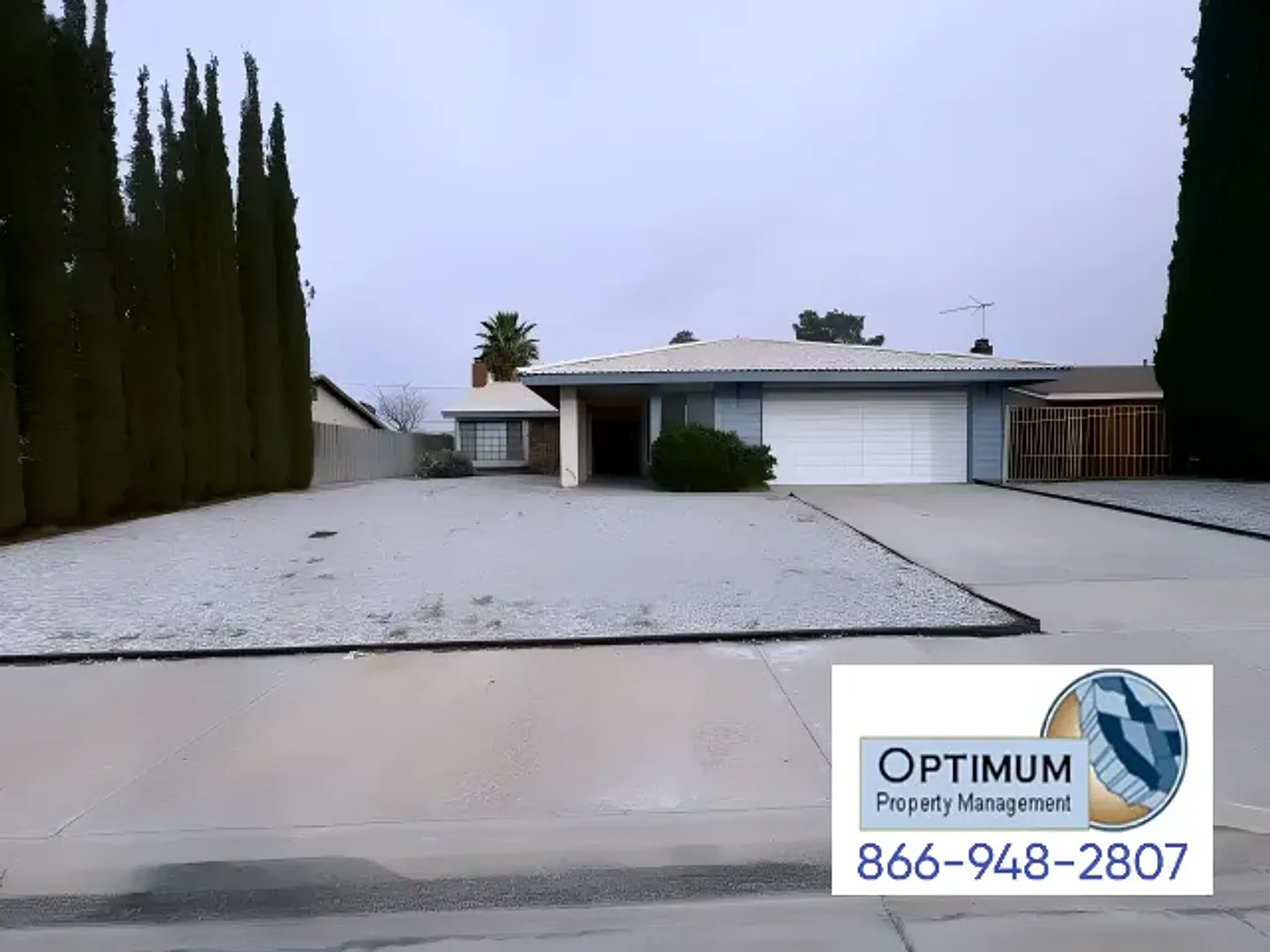 Spacious 4 Bedroom, 2 Bathroom Home in Central Victorville — Photo 2