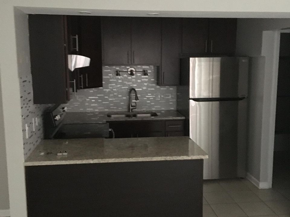 1st image of 4644 Custer Ave APT 1N