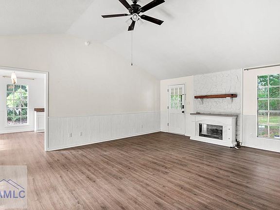 3rd image of 1428 Dairy Rd