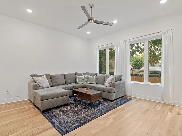 183 Moreland Ave SE #204 — Photo 13