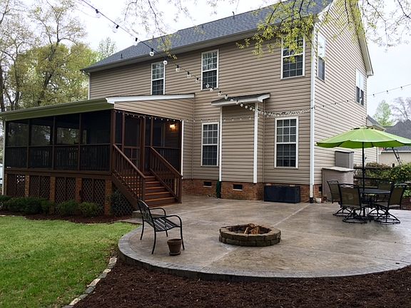 2nd image of 2350 Sweetbriar Ln