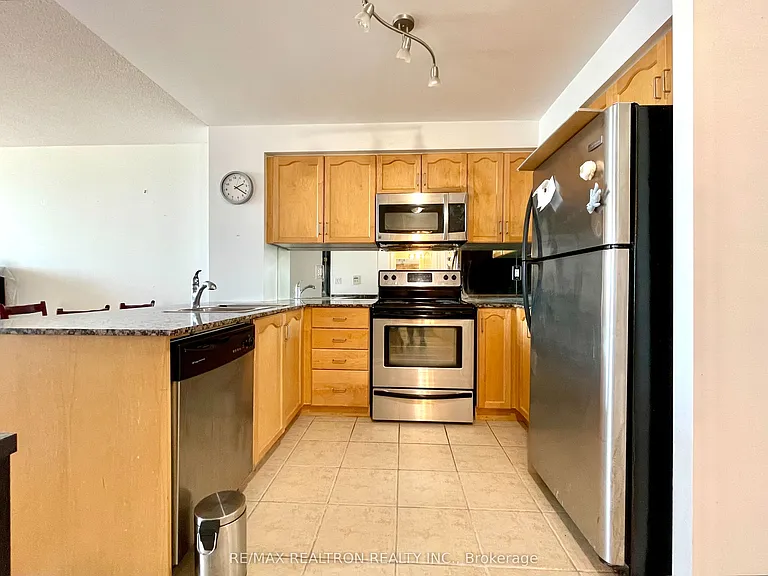 212 Eglinton Ave E #1802 — Photo 2