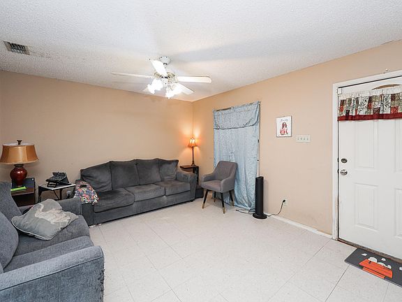 4th image of 422 Rienda Dr