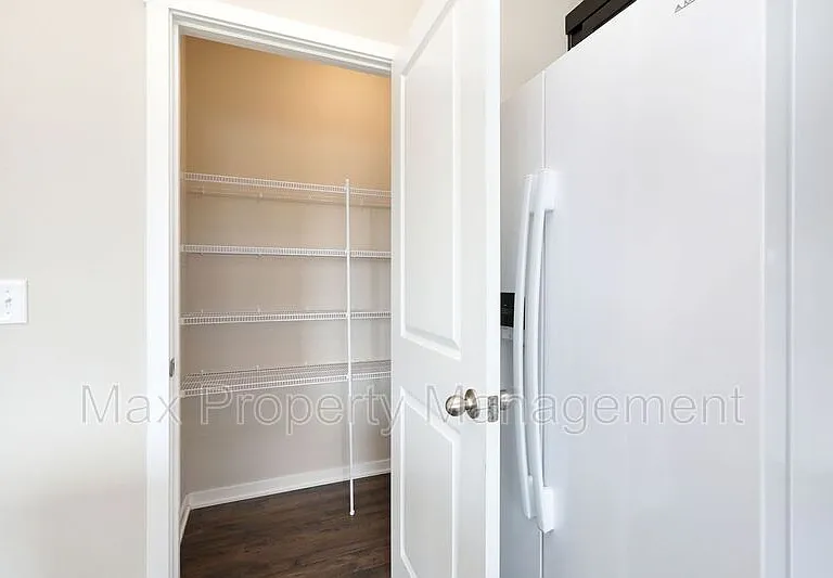 2302 SW 23rd St — Photo 21