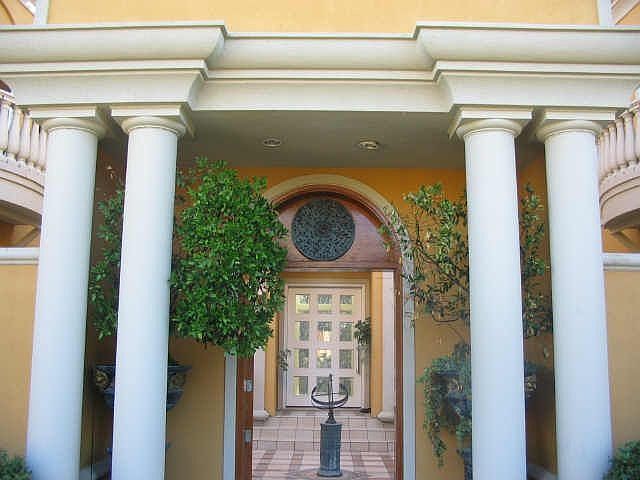 1st image of 18740 Wainsborough Ln