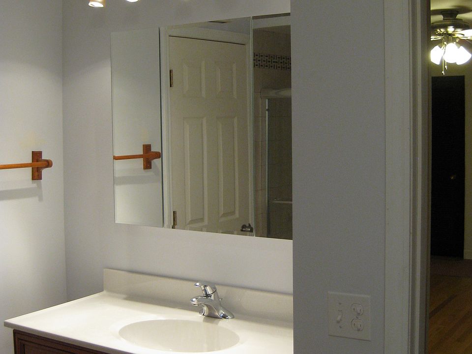 2nd image of 9220 N Willow Ln #2