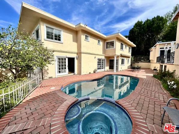 11502 Dona Teresa Dr, Studio City, CA 91604