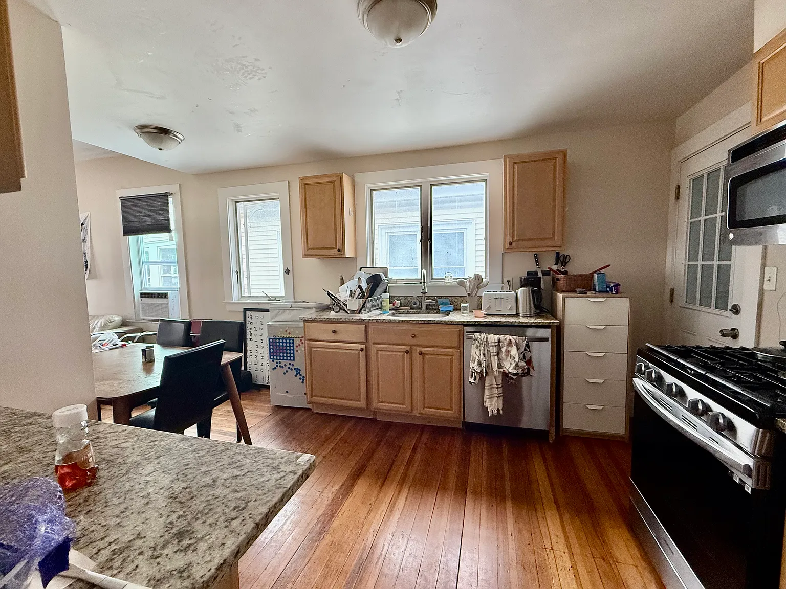 5 bed, $6,000 — Photo 2