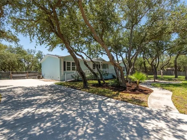 1011 N Racine St, Rockport, TX 78382