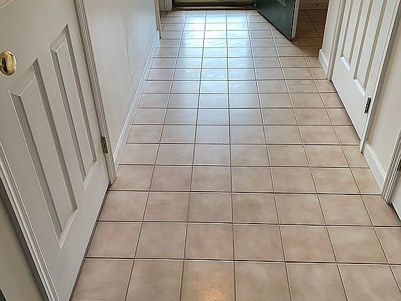 3rd image of 404 Stoneridge Blvd Unit 404