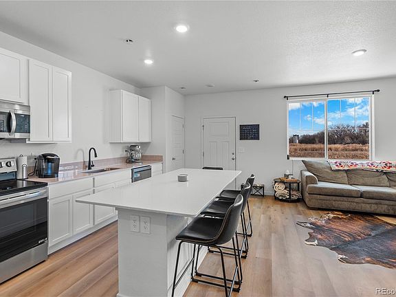 4th image of 461 Condor Way