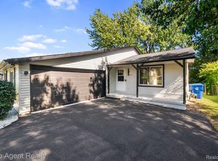 675 Woodingham Ave, Waterford, MI 48328
