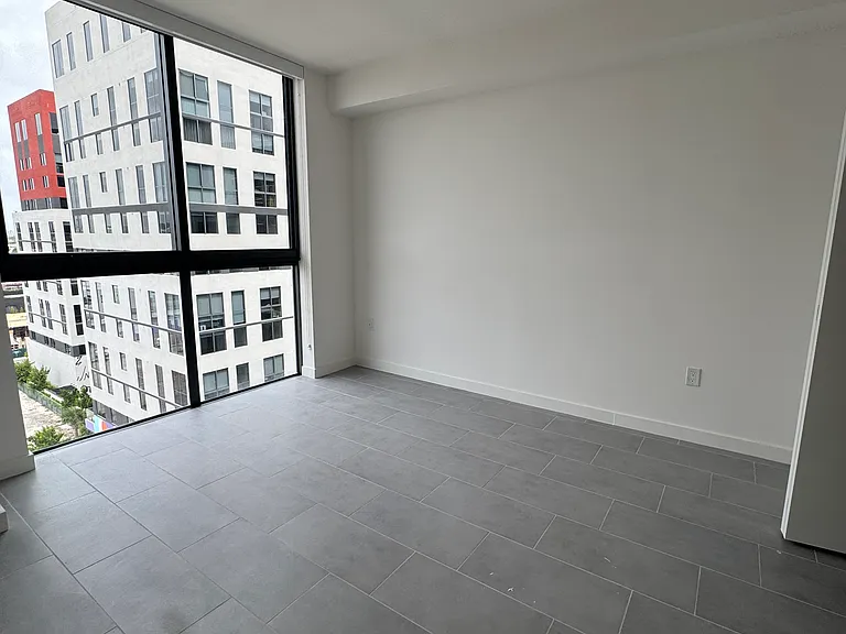 NW 1st Ave — Photo 14