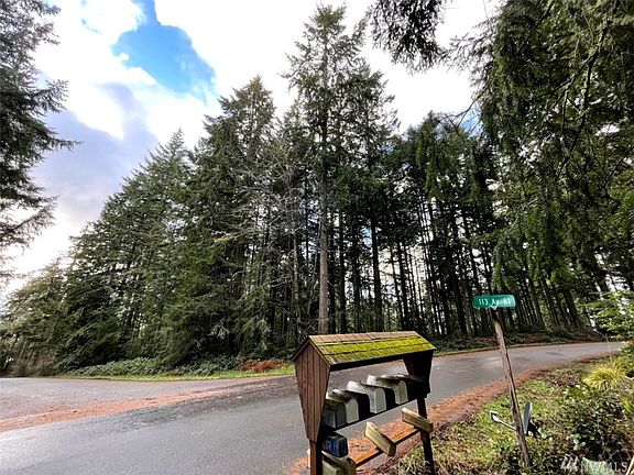 4th image of 11308 Leschi Cir