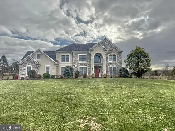 628 Southridge Dr, Mechanicsburg, PA 17055