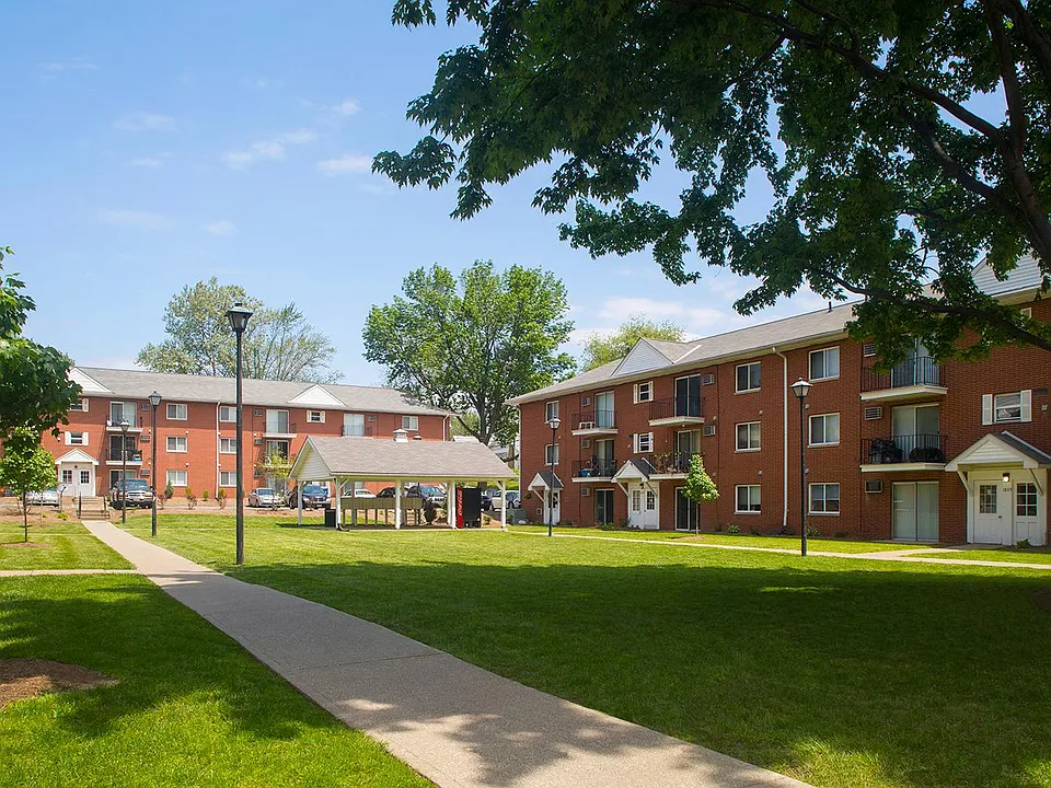St Charles Court Apartments