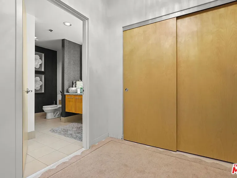 1111 S Grand Ave #916 — Photo 27
