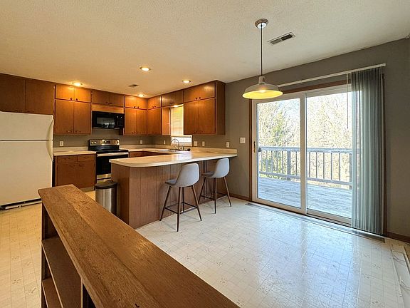 2nd image of 4014 Dawes Dr