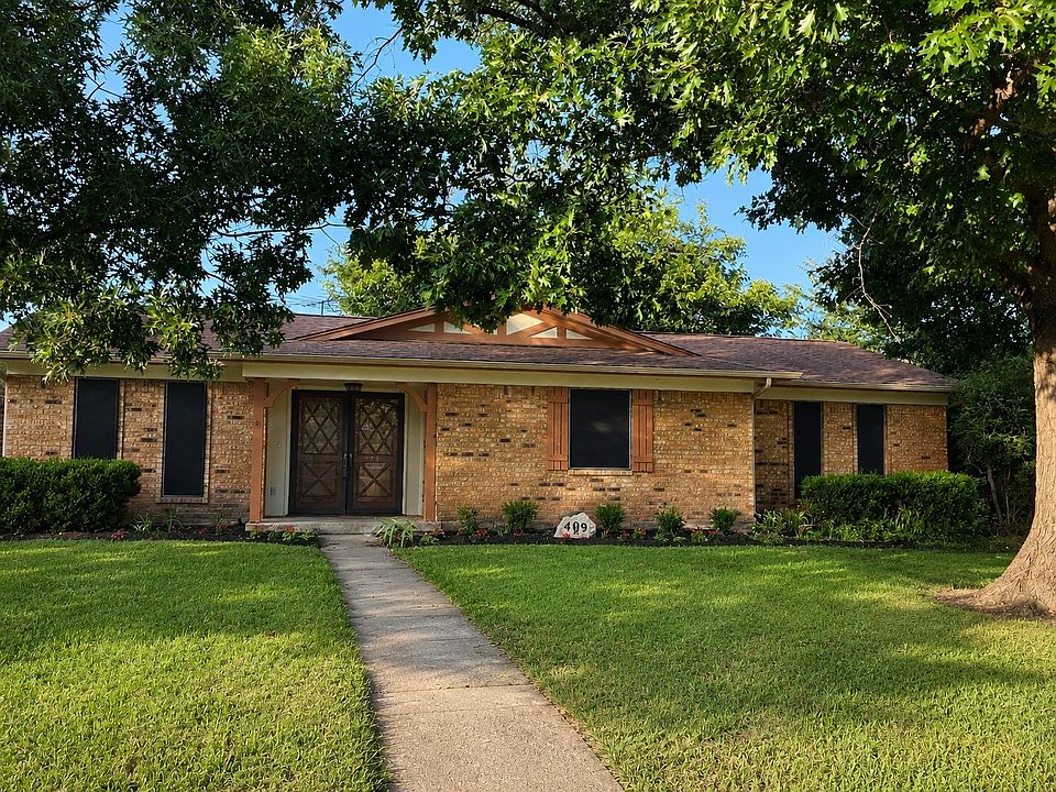 1st image of 409 Colonial Dr