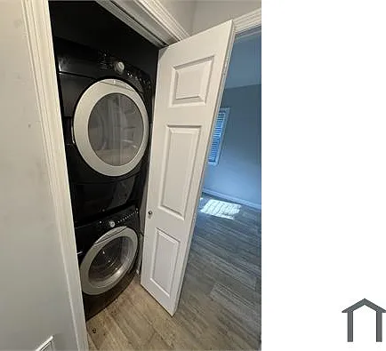 3 bed, $1,300 — Photo 4