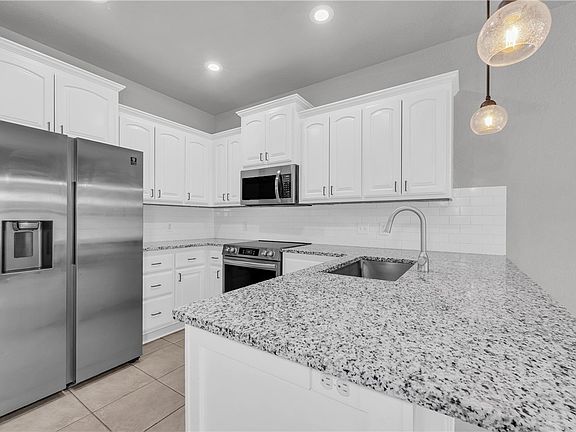 3rd image of 450 Beasley Dr