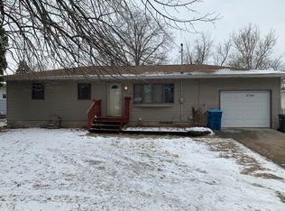 1716 Hammond Ave, Waterloo, IA 50702