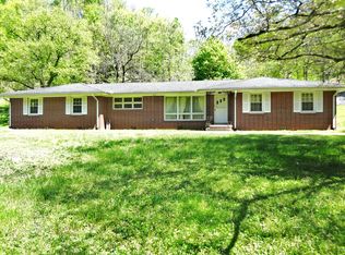 1014 Pleasant Shade Hwy, Pleasant Shade, TN 37145