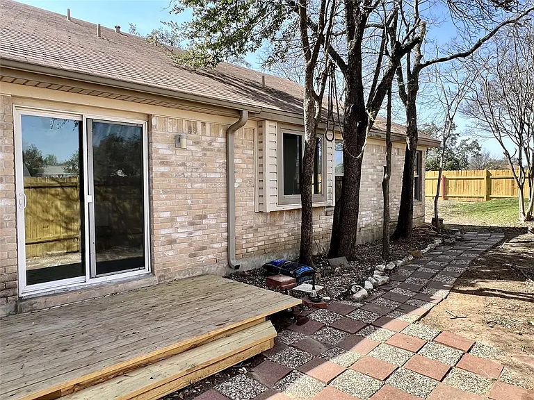 1101 Forest Oaks Path — Photo 19