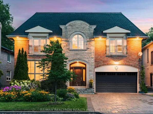 100 Owen Blvd, Toronto, ON M2P 1G3