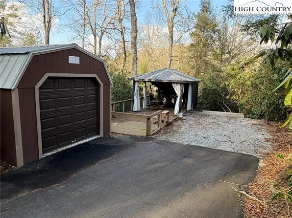 157 Hemlock Loop, Newland, NC 28657