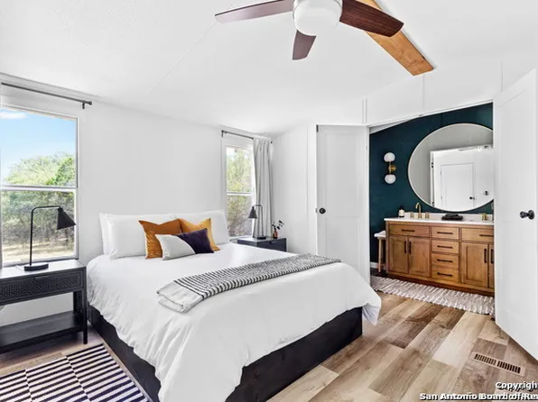 5228 CHIMNEY ROCK, Canyon Lake, TX 78133