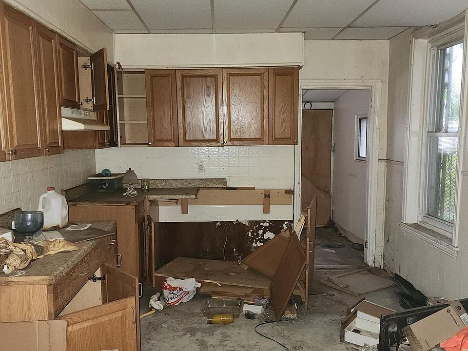 2nd image of 2722 W York St