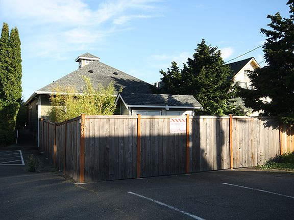 2nd image of 1408 N Garden St
