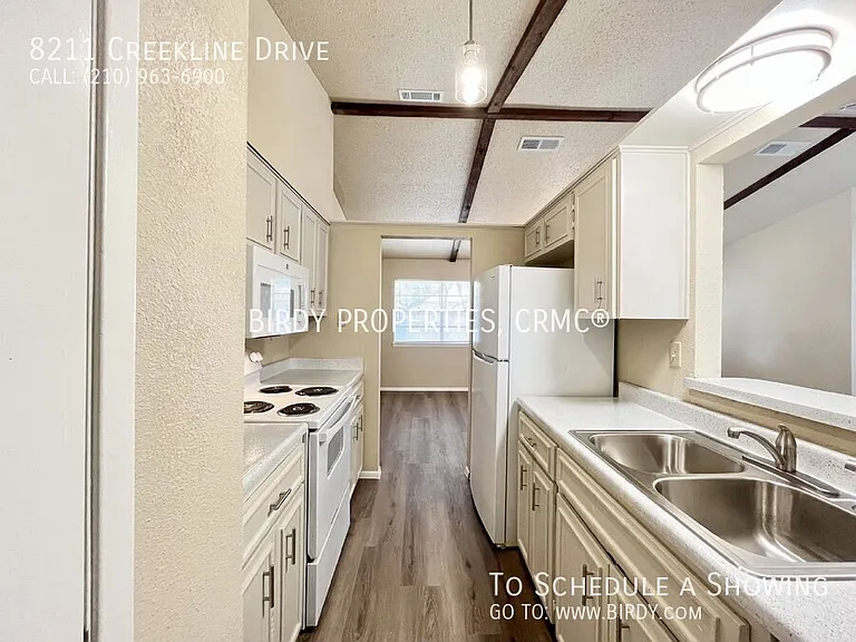 8211 Creekline Dr — Photo 14