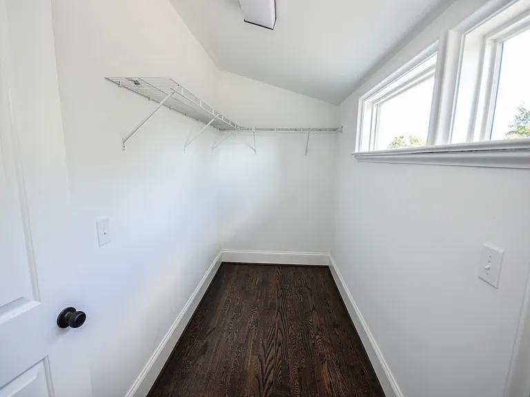 212 State St — Photo 2