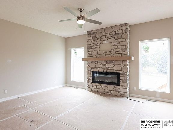 5th image of 10452 S 113th St